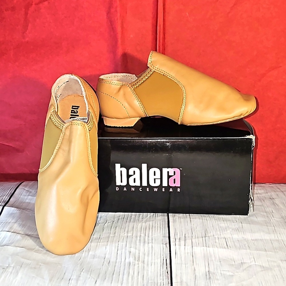 Balera Slip on Child Jazz shoes size 2 AM Caramel Flex VGUC